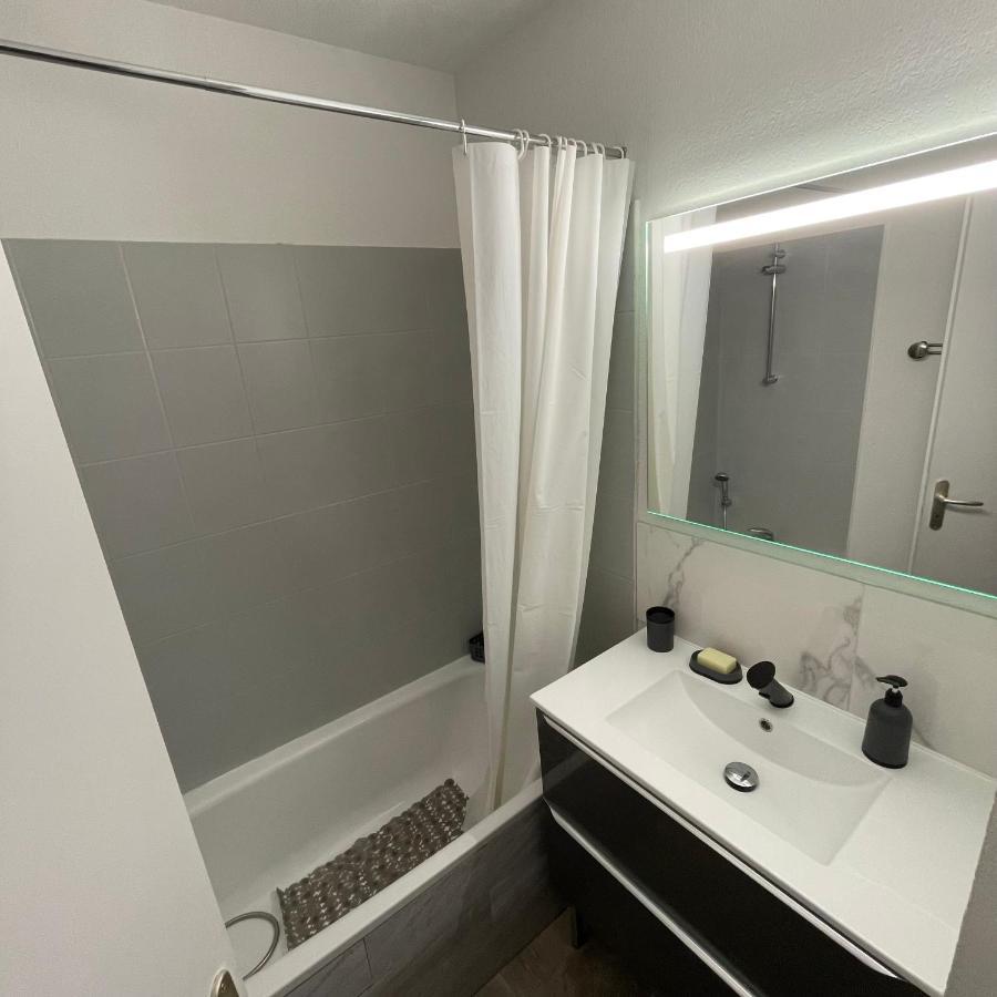 Maison Plain Pied Avec Climatisation Dans Une Residence Privee Avec Piscine Saint-Saturnin-lès-Avignon 외부 사진
