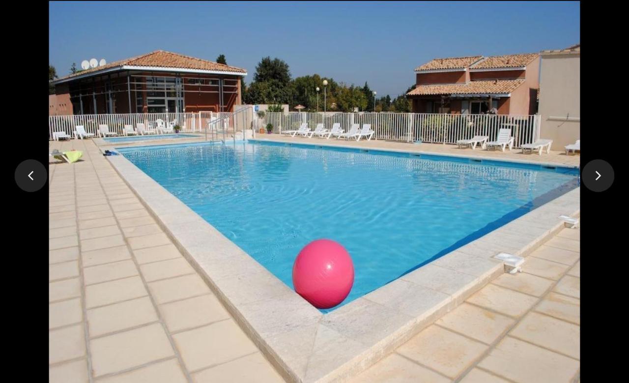 Maison Plain Pied Avec Climatisation Dans Une Residence Privee Avec Piscine Saint-Saturnin-lès-Avignon 외부 사진
